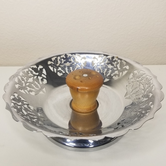Krome Kraft Nut Dish Set Wood Center Metal Chrome Reticulated Grape Vine Design - Picture 3 of 9